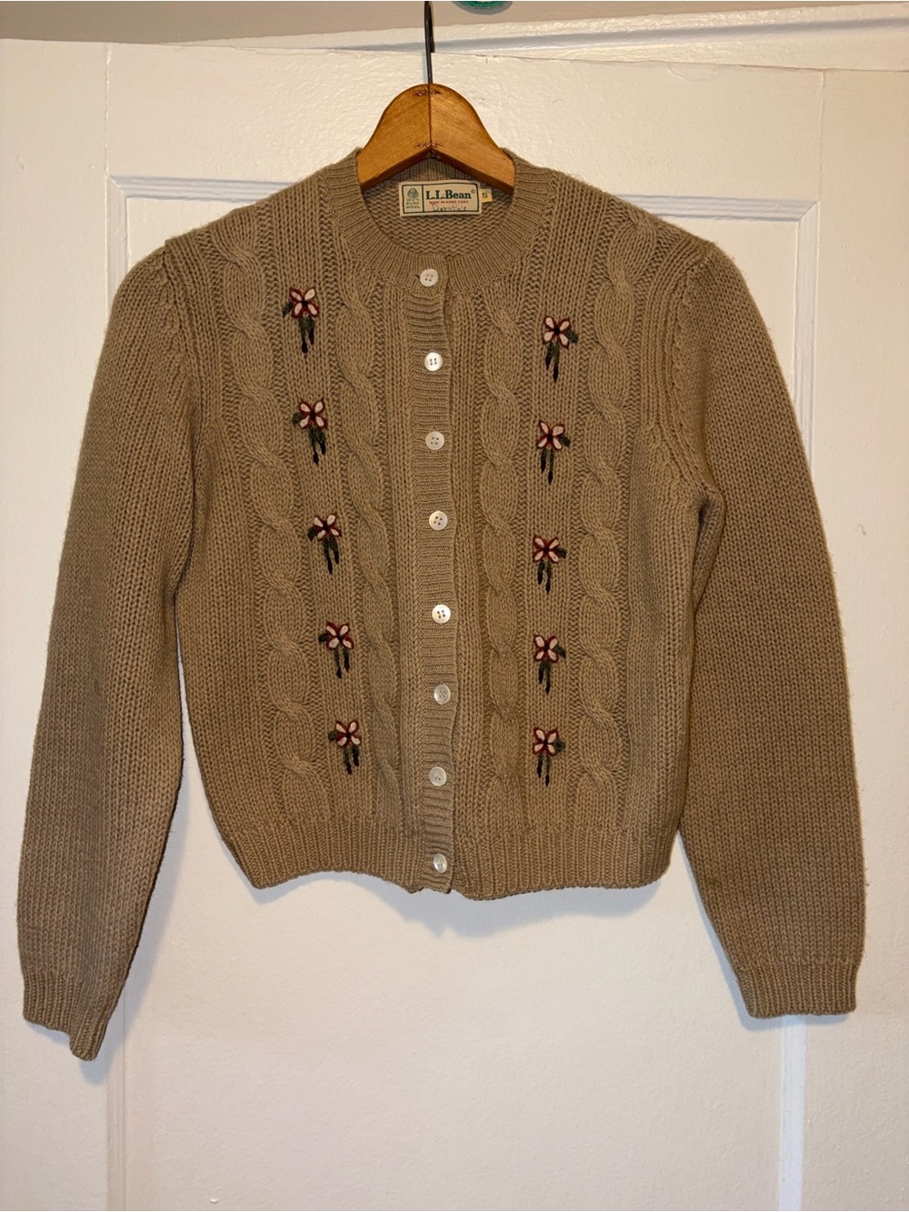 Vintage 80s L.L. Bean Cardigan Sweater Beige 100% Wool Floral Grandma Cottage S